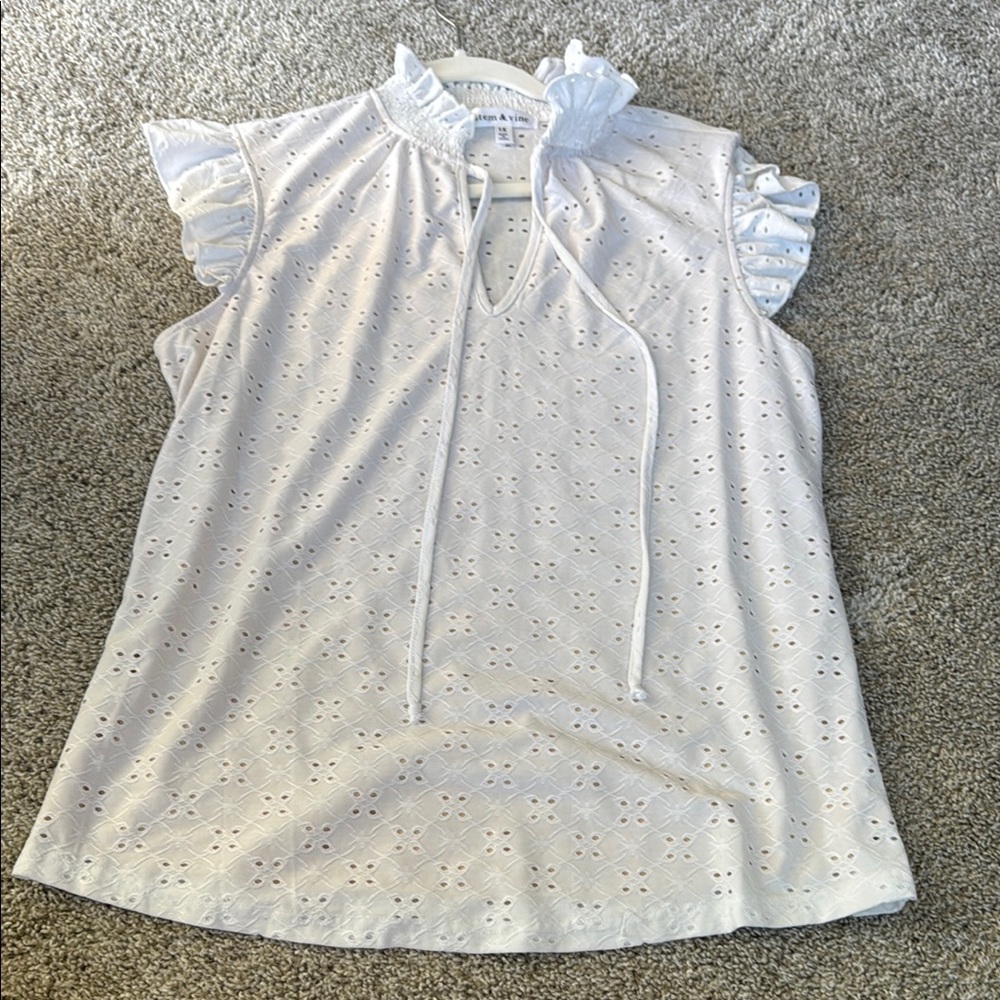 Stem and vine White Ruffled Cap Sleeve Blouse with Mandarin Collar 1x
